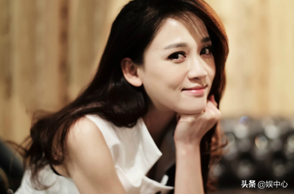 陳喬恩曬出最新工作照，半年瘦了20斤，打破懷孕傳聞