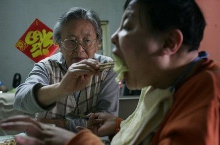 姐姐北大墜崖，妹妹清華被下毒，兇手國外逍遙，父母：死不瞑目