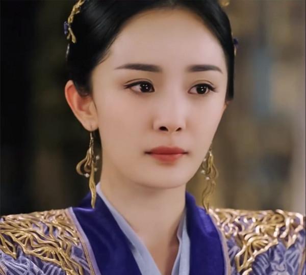 繼楊冪之後，趙麗穎被小女主碾壓，12歲小演員鋒芒畢露