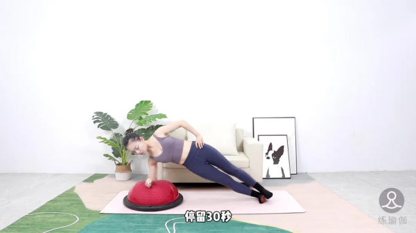 31歲金晨穿背心秀身材,全身肌肉堪比金剛芭比,肱二頭肌太明顯 31歲金晨穿背心秀身材,全身肌肉堪比金剛芭比,肱二頭肌太明顯