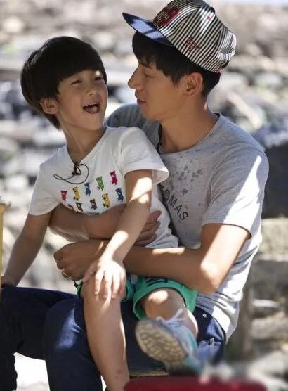 離了個“假婚”的超模張亮，轉型演員失敗後，如今是該找到出路了