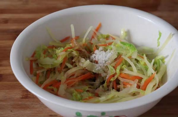 白菜別再燉著吃了，學會這樣做，比吃大魚大肉還香，開胃又解饞