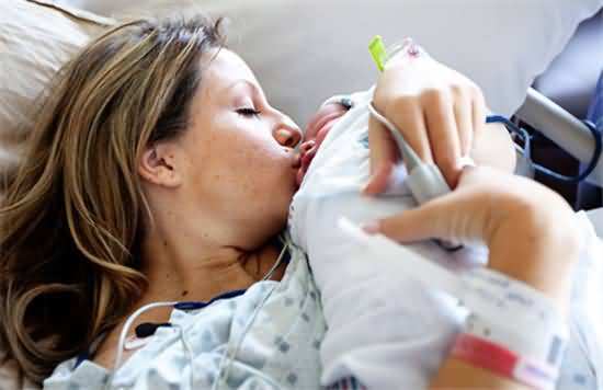 剖腹產下奶遲？不一定，做對了，剖腹產也能早早實現母乳自由