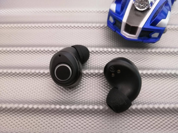 低音炮更讓人沉迷？Xisem西聖i07藍芽耳機實力不俗