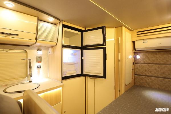 福特新全順底盤打造，不懼限高，自由出行！實拍卓美亞卓越X3房車