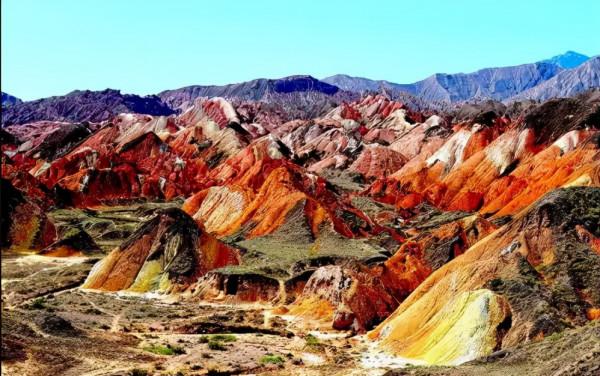 被乾隆膜拜為“武將巨擘”的裴行儉，何以在花甲之年“孤身擒狼”