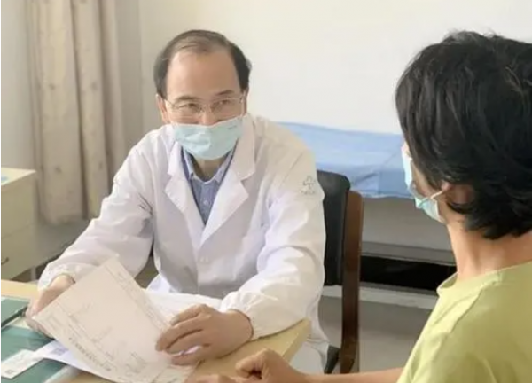 醫院裡“普通號”和“專家號”有什麼區別？看病時該怎麼選擇？