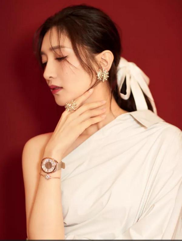 江疏影高學歷高顏值高身材，三高美到了巔峰