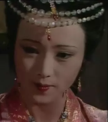 《紅樓夢》只知通靈寶玉?堪比珠寶展的大觀園,戴的珠寶大有來頭 《紅樓夢》只知通靈寶玉?堪比珠寶展的大觀園,戴的珠寶大有來頭