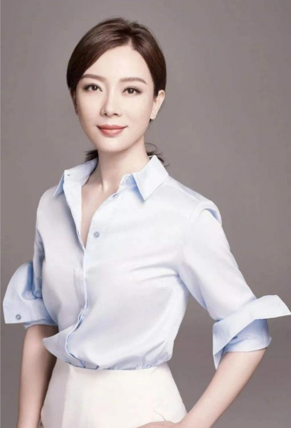 中年女性最好別剪短髮，只要髮型注意這幾個方面，還是長髮有魅力