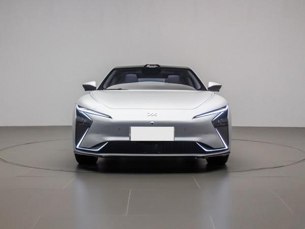 預售40.88萬起！智己L7實車，無框車門+感應門把手，續航615km