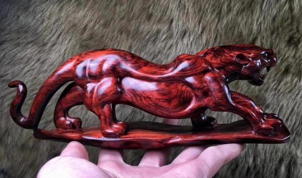 小葉紫檀木生花梨紋，這木雕好別緻啊