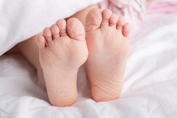 “光腳不怕穿鞋的”，光腳走走有益健康