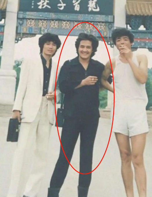 趙本山:兒子是聾啞人,拋棄結婚16年的妻子,2婚娶小8歲女演員 趙本山:兒子是聾啞人,拋棄結婚16年的妻子,2婚娶小8歲女演員