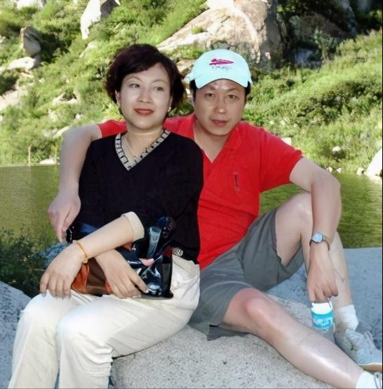 羅京：48歲去世，葬禮現場李瑞英表情痛苦，妻子改嫁兒子留學美國