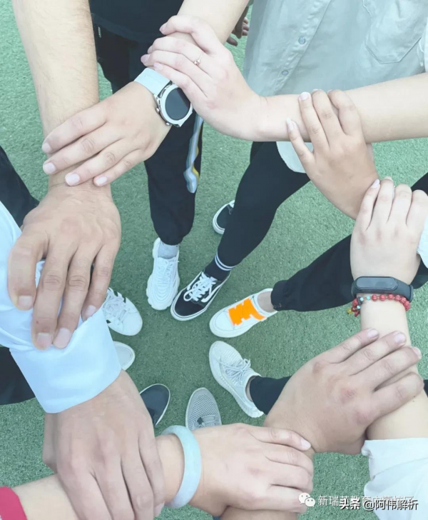 獨在異鄉為異客,中秋我來陪你過 獨在異鄉為異客,中秋我來陪你過