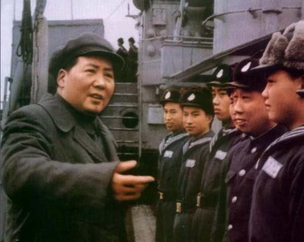 1981年蘇聯集結50萬大軍震撼北約，10天后，中國10萬大軍震撼世界