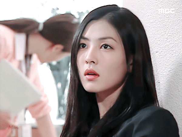 如果早知道整形天花板這件事,舒暢也不至於臉變成這樣... 如果早知道整形天花板這件事,舒暢也不至於臉變成這樣...