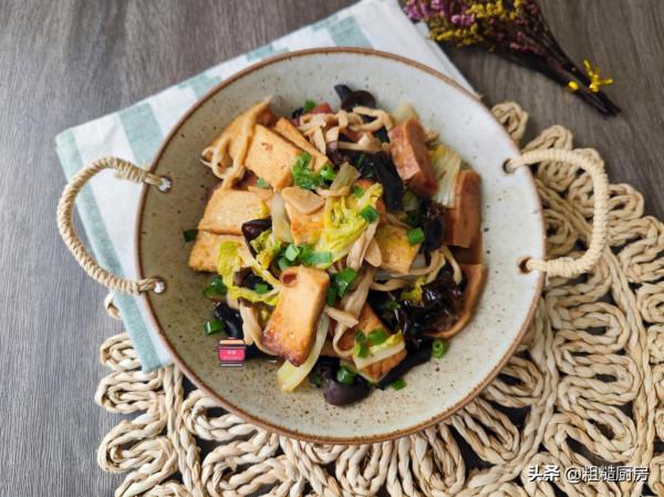 明日大雪,別忘給家人做一鍋大燴菜,湯鮮味濃,驅寒暖胃,太香了 明日大雪,別忘給家人做一鍋大燴菜,湯鮮味濃,驅寒暖胃,太香了