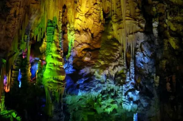 北國奇觀,西北一絕!光怪陸離的地下億年景象,險峻秀美的古道嶺 北國奇觀,西北一絕!光怪陸離的地下億年景象,險峻秀美的古道嶺