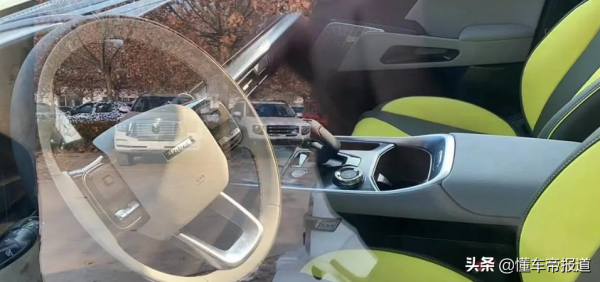 新車｜哈弗酷狗實車內飾曝光，配雙聯屏，兼顧科技與硬核