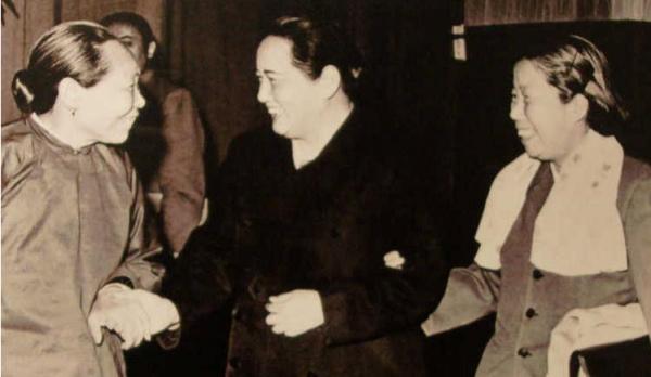 黃繼光母親鄧芳芝，見毛主席3次沒掉淚：我們都是烈屬，怕他難過