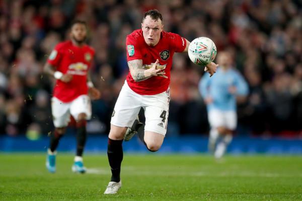 菲爾-瓊斯:渾身是傷,在孩子面前被罵狗屎,這是人生最低谷 菲爾-瓊斯:渾身是傷,在孩子面前被罵狗屎,這是人生最低谷