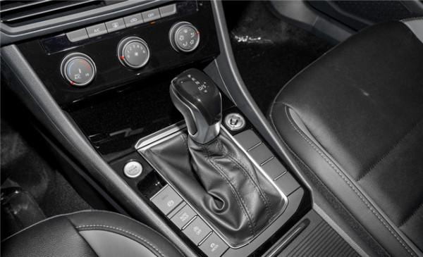 外觀上檔次，搭載1.2T發動機，體驗大眾速騰200TSI DSG超越版