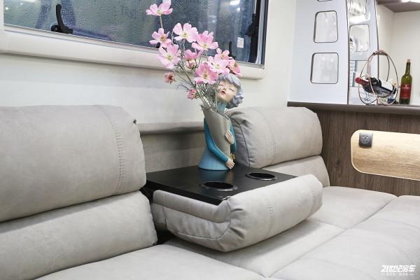 外觀辨識度高,內部佈局合理!實拍拓銳斯特海王星1號房車 外觀辨識度高,內部佈局合理!實拍拓銳斯特海王星1號房車