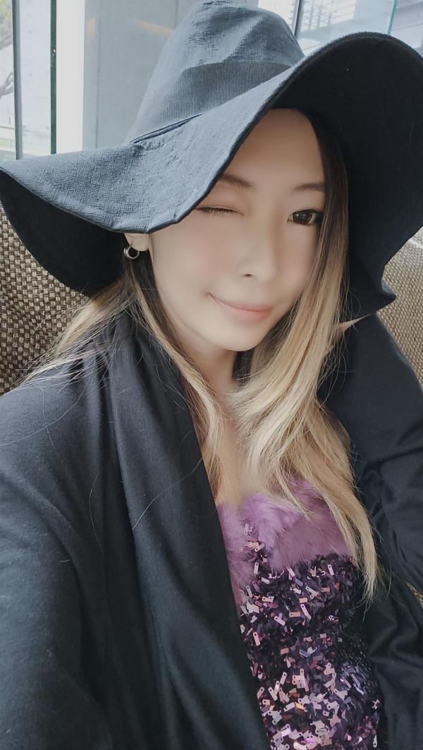 Makiyo帶狗狗搭計程車「司機態度超差」！曝對話自嘲：還好沒醉