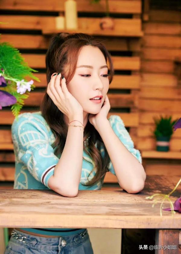 白冰，氣質高貴的京城四美之一，靚麗的容顏非常驚豔，你心動嗎？