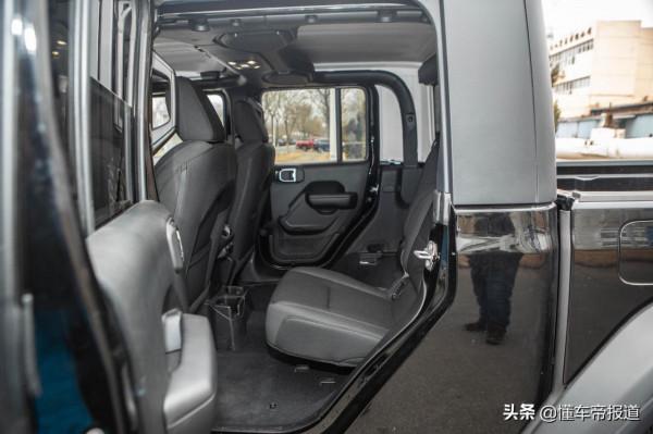 新車 &vert; 約合人民幣22萬起售，Jeep&OpenCurlyDoubleQuote;角鬥士&rdquo;廣州車展亮相&plus;預售