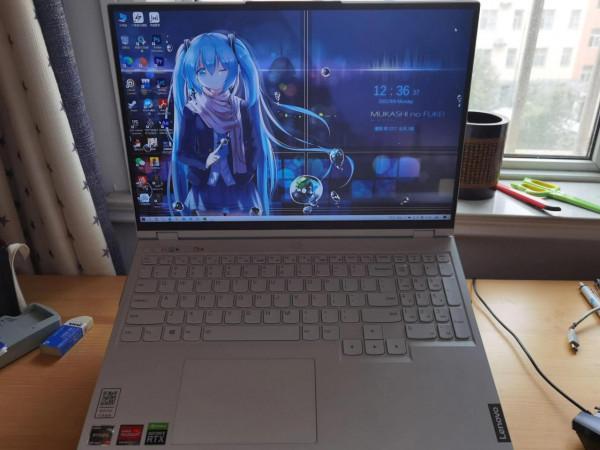 一個大一狗的宿舍桌面