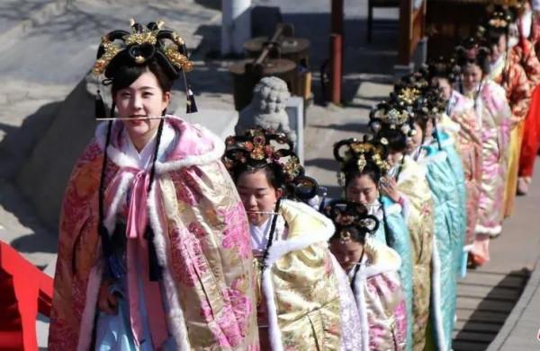 揭秘清朝皇帝一天的真實記錄，看看皇帝都在忙什麼？