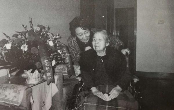 75年病重的周恩來特意叮囑秘書趙煒:你一定要幫我照顧好鄧大姐 75年病重的周恩來特意叮囑秘書趙煒:你一定要幫我照顧好鄧大姐