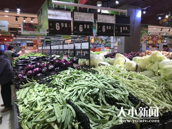 受陰雨天氣影響蔬菜價格普漲 菠菜、茼蒿每斤10.98元，比豬肘肉貴1元