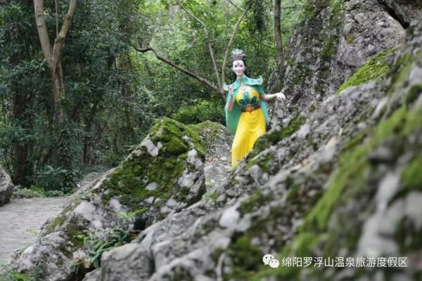 網紅照騙有風險？來羅浮山溫泉旅遊度假區，一秒真實出片！