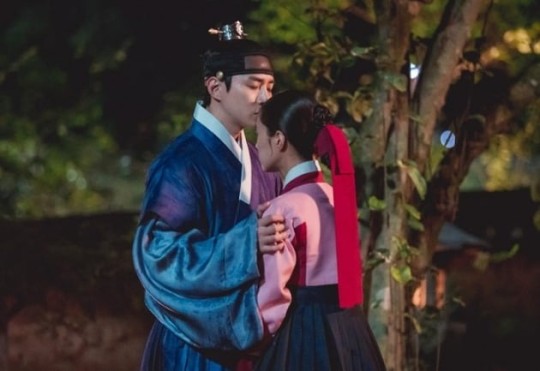 高話題高收視的韓劇《衣袖紅鑲邊》為何引發眾怒？