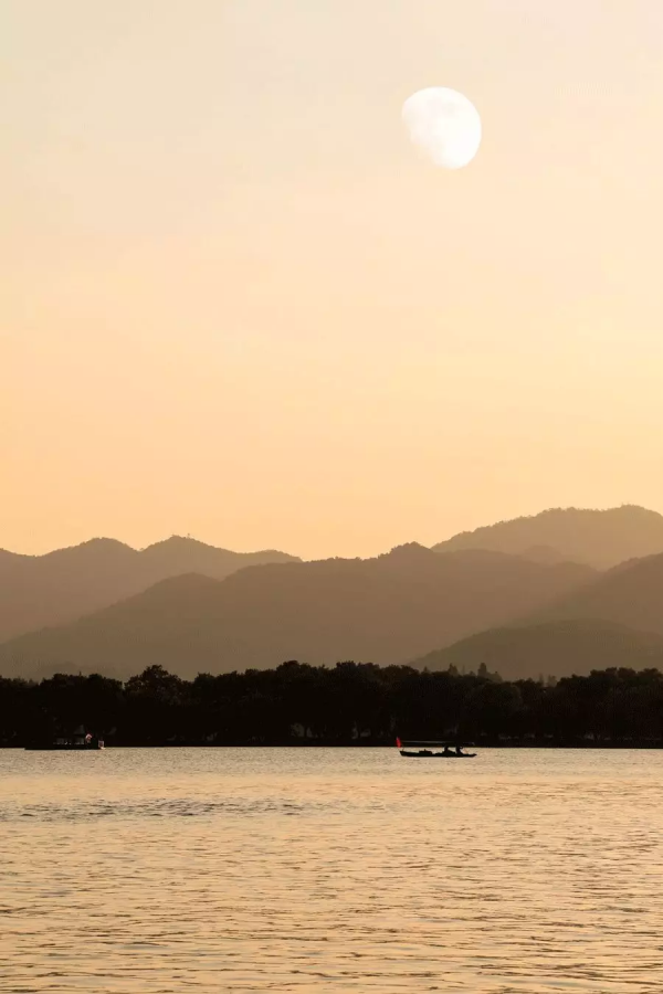 江湖沒了金庸,金庸的江湖卻一直都在 江湖沒了金庸,金庸的江湖卻一直都在