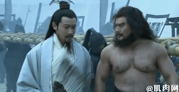 看完新版《三國演義》裡張飛的身材，網友吐槽：這也太肥了