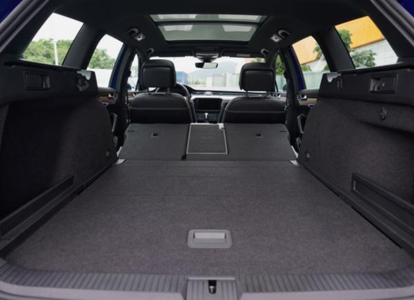 德國原裝進口,配10氣囊+11個音響,大眾新車20多萬還是可變懸架 德國原裝進口,配10氣囊+11個音響,大眾新車20多萬還是可變懸架