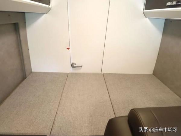 後置一體式廚衛,獨立兩室能睡2口,新款6座雙胎依維柯B型房車 後置一體式廚衛,獨立兩室能睡2口,新款6座雙胎依維柯B型房車