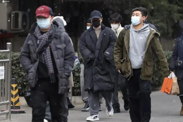 春晚第一次聯排，明星下班走在大街上被抓拍，大家看看都有誰