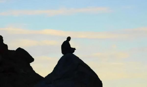 王芝霞:中年頓悟歸隱終南山,45年不見家人,自稱能與佛祖對話 王芝霞:中年頓悟歸隱終南山,45年不見家人,自稱能與佛祖對話