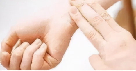 經常手麻 是什麼原因