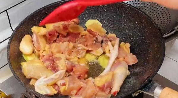 冬天寒冷乾燥，6道熱乎乎的家庭燉菜，暖胃又暖身，最適合不過了