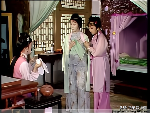 87《紅樓夢》拍完這場戲，她撲到副導演懷裡，哭得死去活來