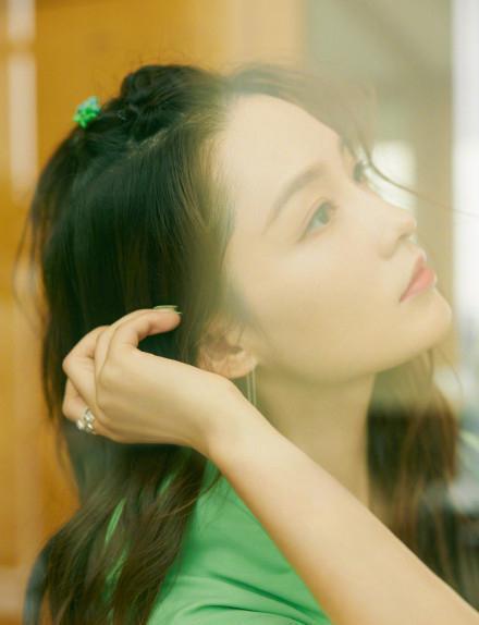 李沁的金句果然不讓人失望:不介意為愛等待,但要記得死心 李沁的金句果然不讓人失望:不介意為愛等待,但要記得死心