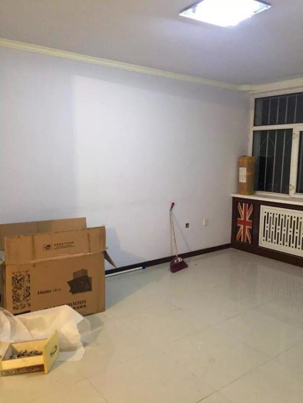 老公自己動手搞裝修,裝好花12萬,和鬼屋差不多,狂醜,醜瘋了 老公自己動手搞裝修,裝好花12萬,和鬼屋差不多,狂醜,醜瘋了