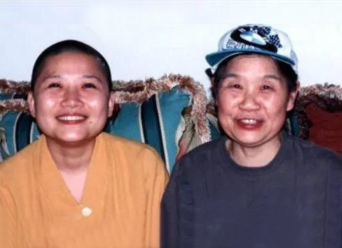 歌手李娜出家25年：孤單老母曾心痛流淚，現在老人過得怎樣？